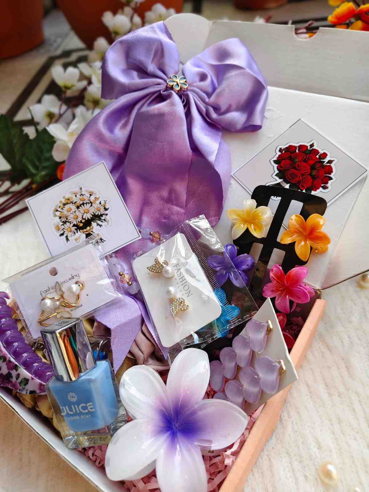 Luxury Lavender Aesthetic Gift Hamper | Premium Birthday Gift Box for Girls | Cute Purple Surprise Hamper