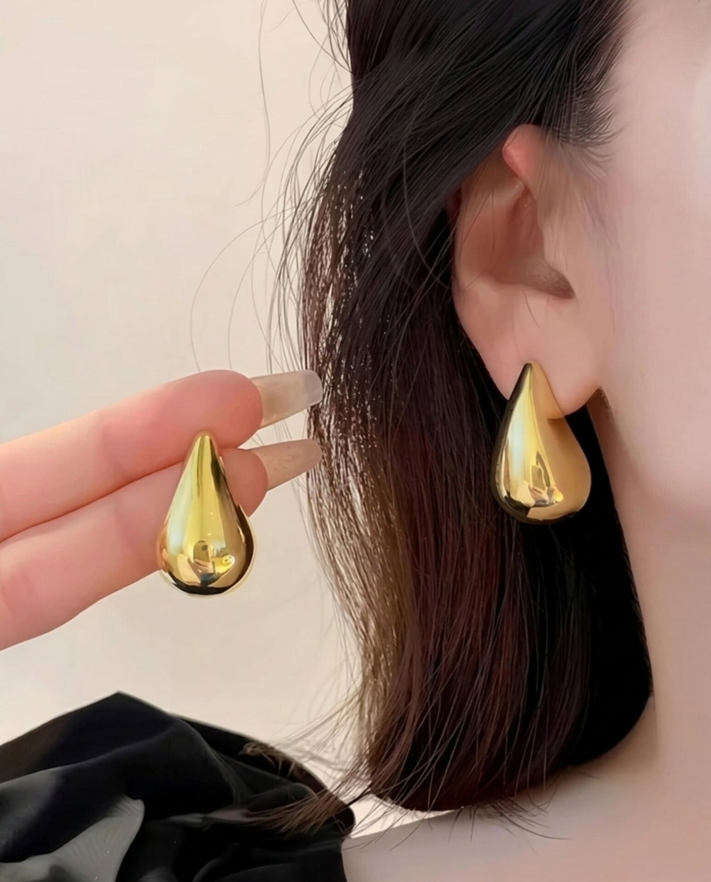 Gold Chunky Teardrop Stud Earrings – Lightweight Waterdrop Studs