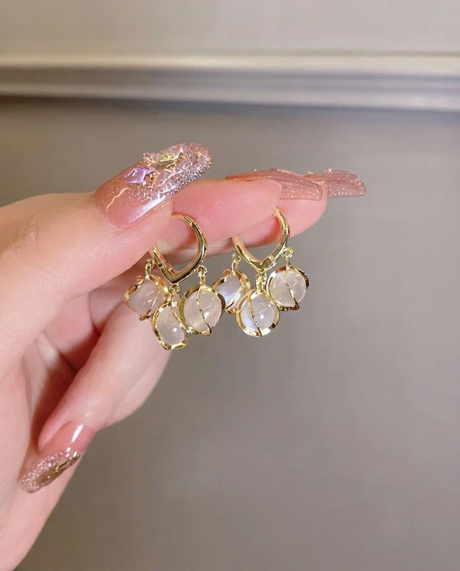 Elegant Gold-Plated Cat’s Eye Stone Dangle Earrings – Unique Cluster Design
