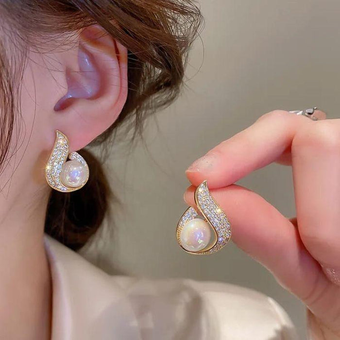 Korean Luxury Pearl Teardrop Crystal Stud Earrings